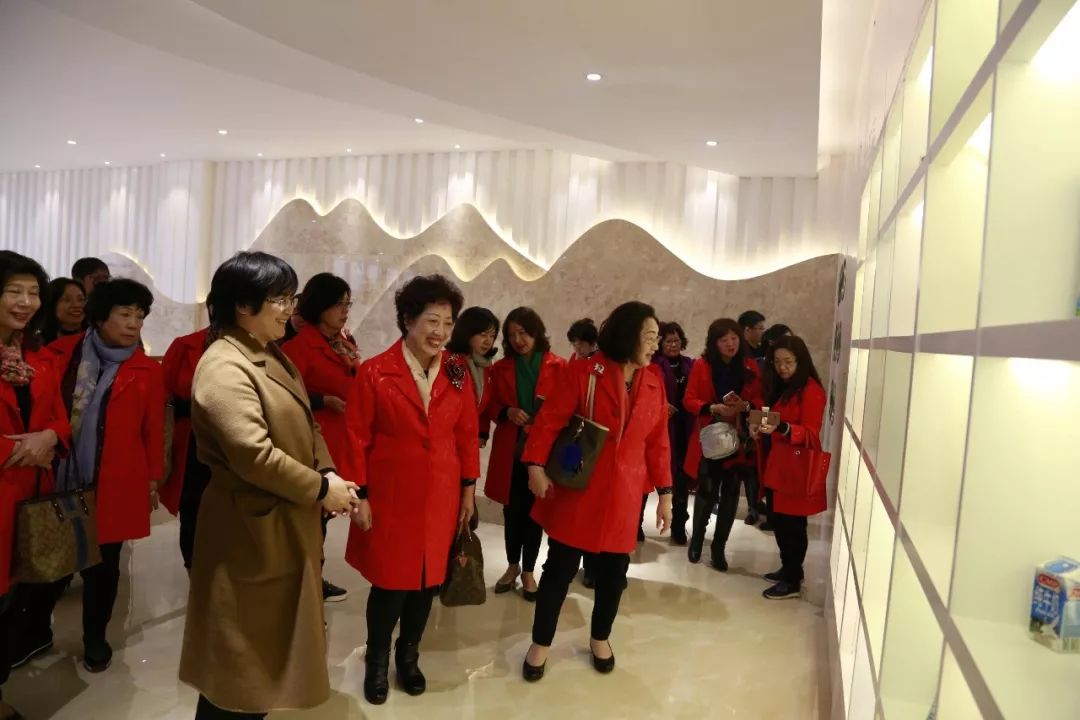 台湾新北市工商妇女企管协会到AG旗舰厅集团访问考察