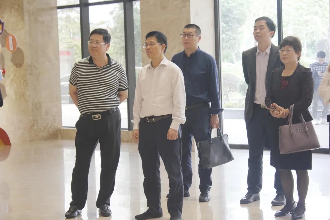 校企合作谱新篇，互利共赢谋发展 | 广西大学宁旭初总会计师一行莅临AG旗舰厅集团交流指导