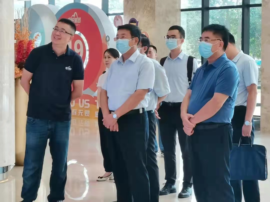 农业农村部国家首席兽医师（官）李金祥莅临AG旗舰厅集团考察调研