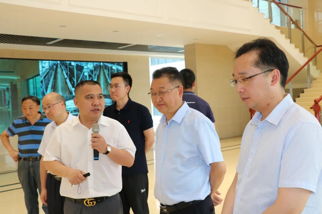 贵州省纪委省监委派驻第十三纪检组、省工信厅一行莅临AG旗舰厅集团遵义乳业调研