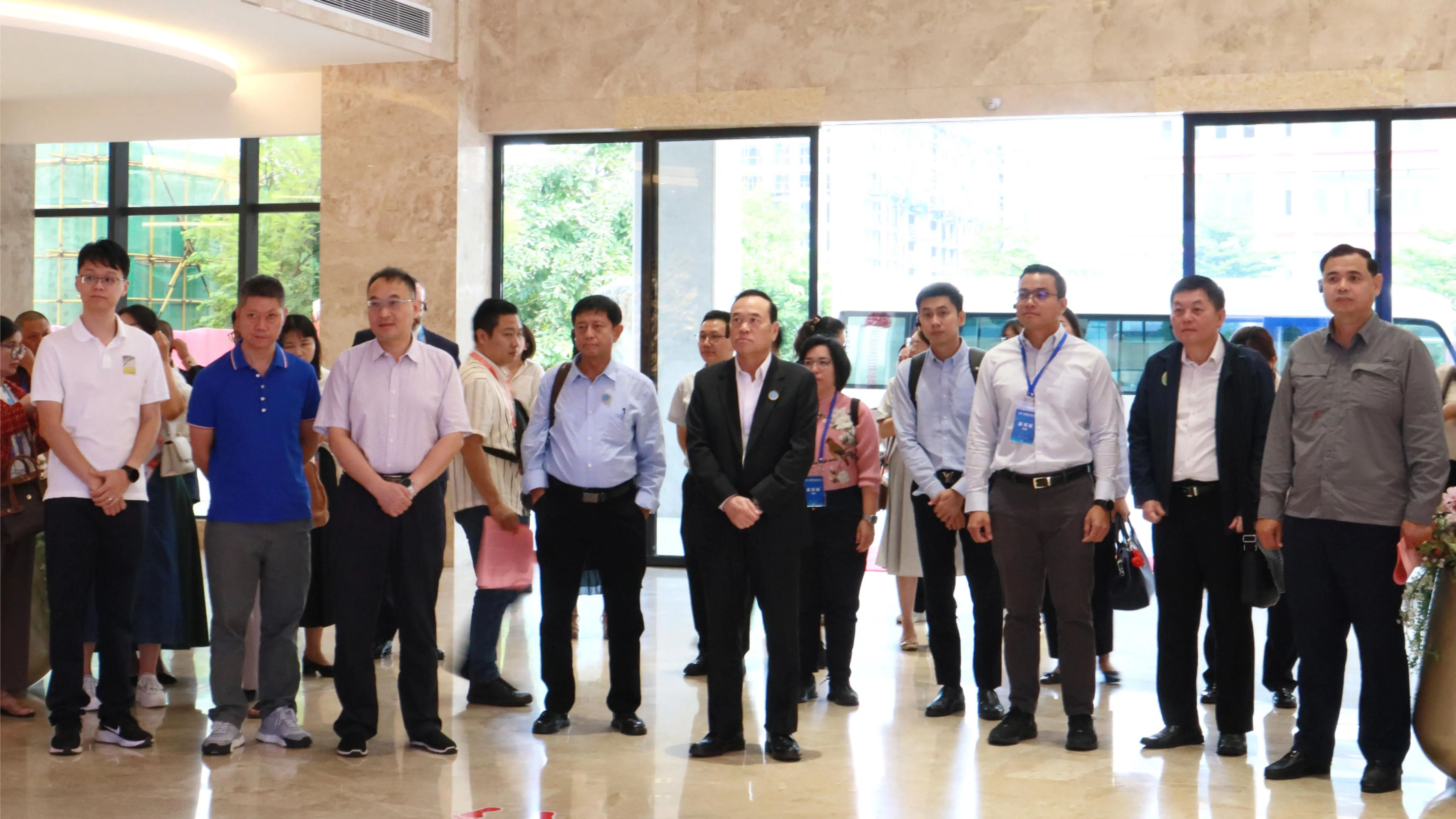 东盟农业考察团一行到访AG旗舰厅集团实地考察