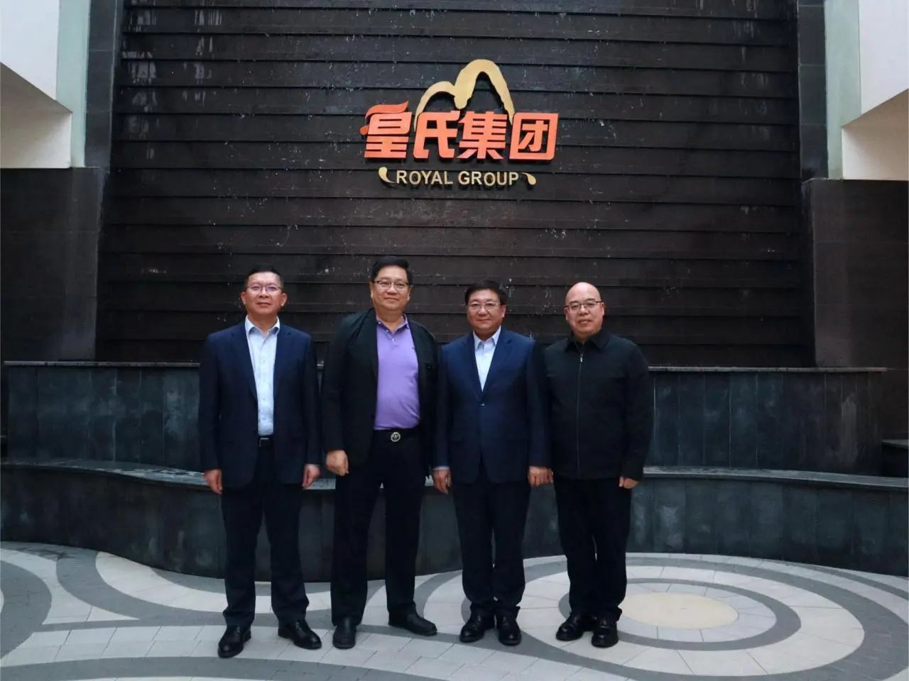 广西北部湾银行行长杨育智率队到AG旗舰厅集团考察调研