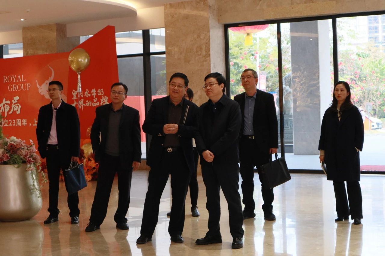 中国邮政储蓄银行广西区分行党委书记、行长曾创新到AG旗舰厅集团调研指导